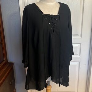 Roz and Ali 1X blouse lined, black with drawstring